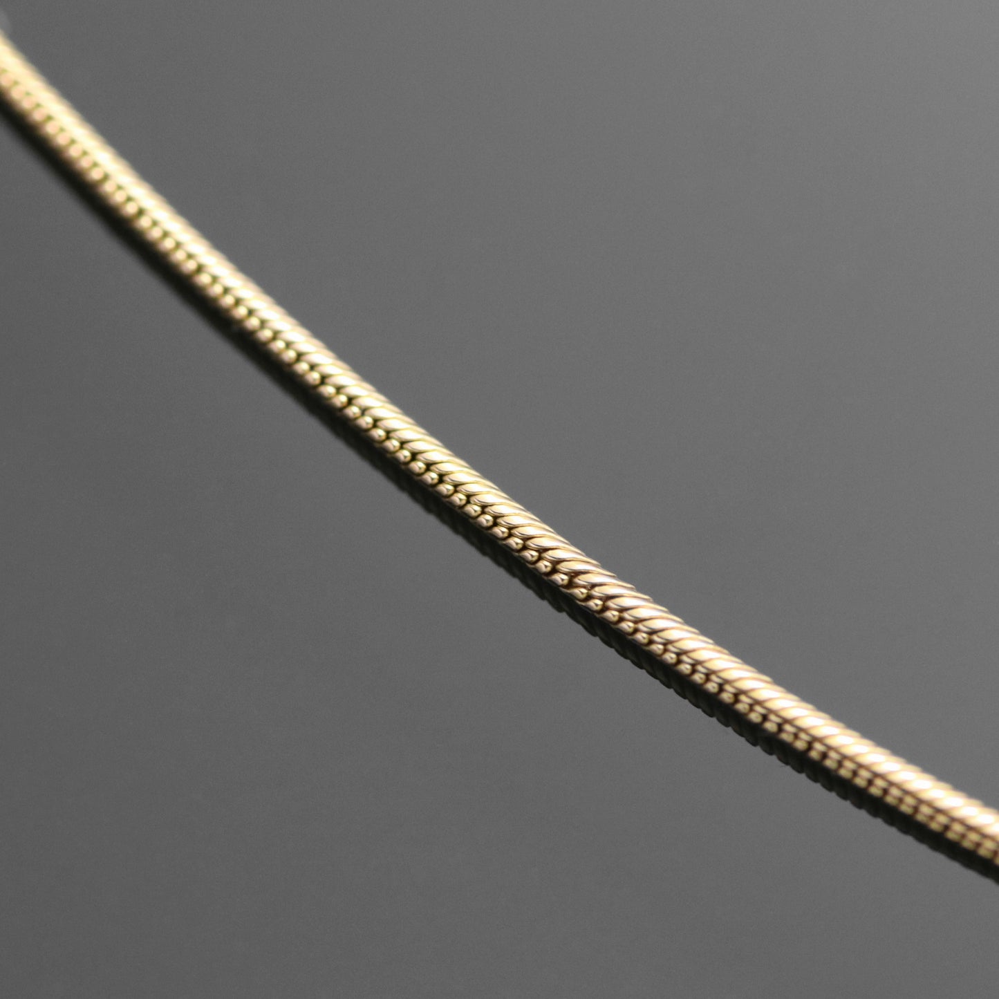 8k yellow gold necklace 