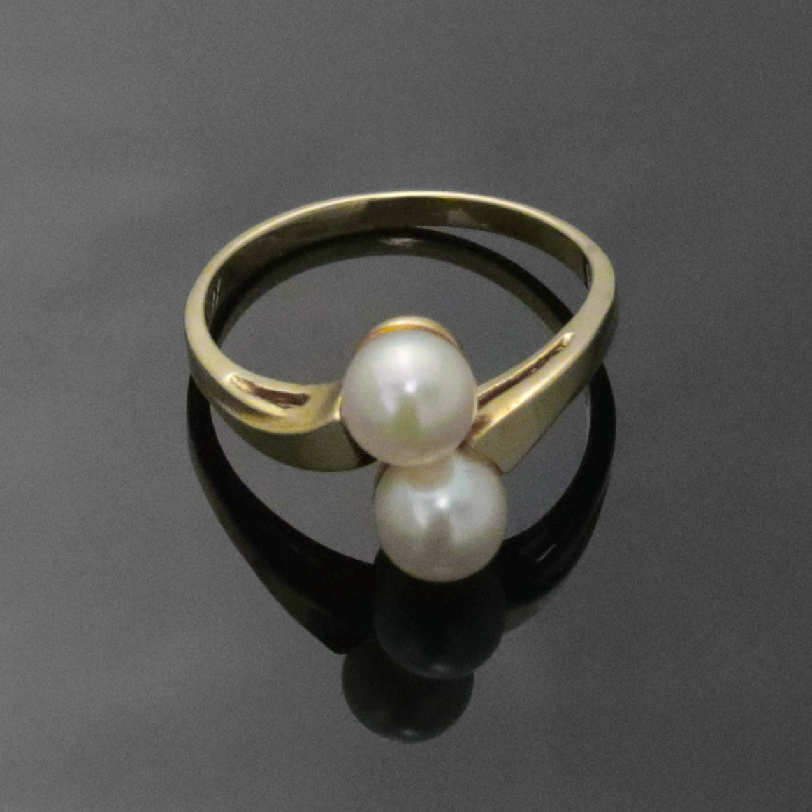 8k yellow gold ring 2x freshwater cultured pearls size 53 