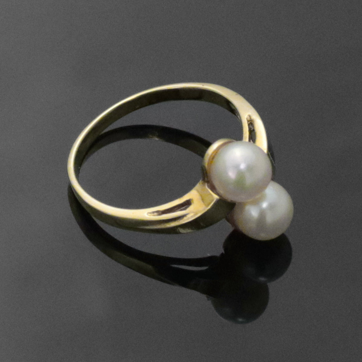 8k yellow gold ring 2x freshwater cultured pearls size 53 