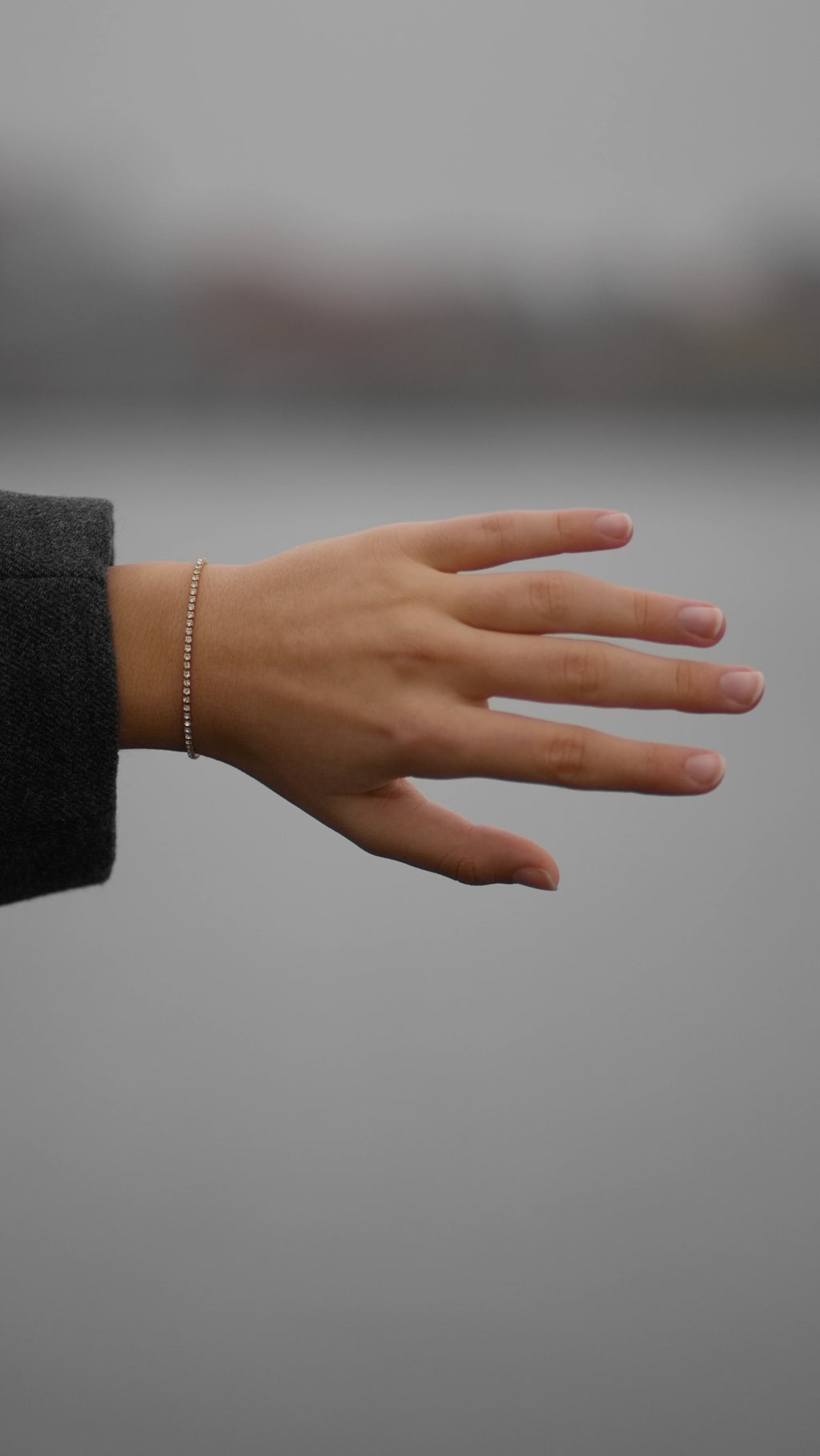 18k vergoldete Armbandkette mit weißen Steinen