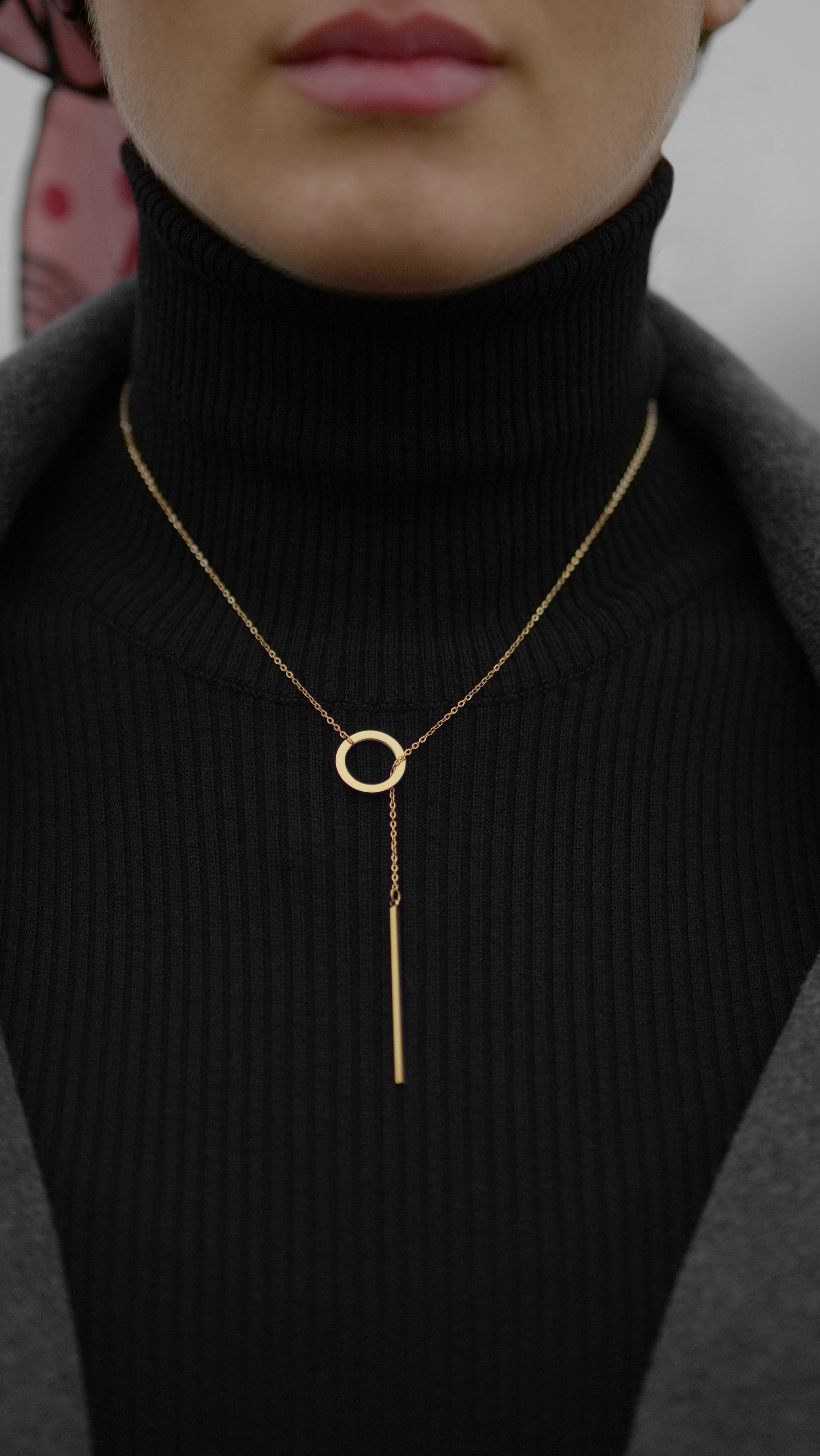 18k vergoldete circle and bar Halskette